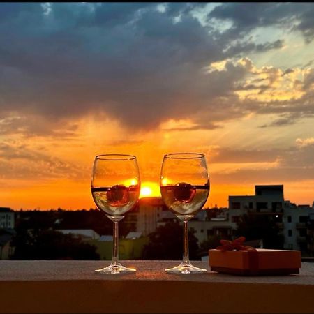 Sunset View Bucharest Apartment ภายนอก รูปภาพ