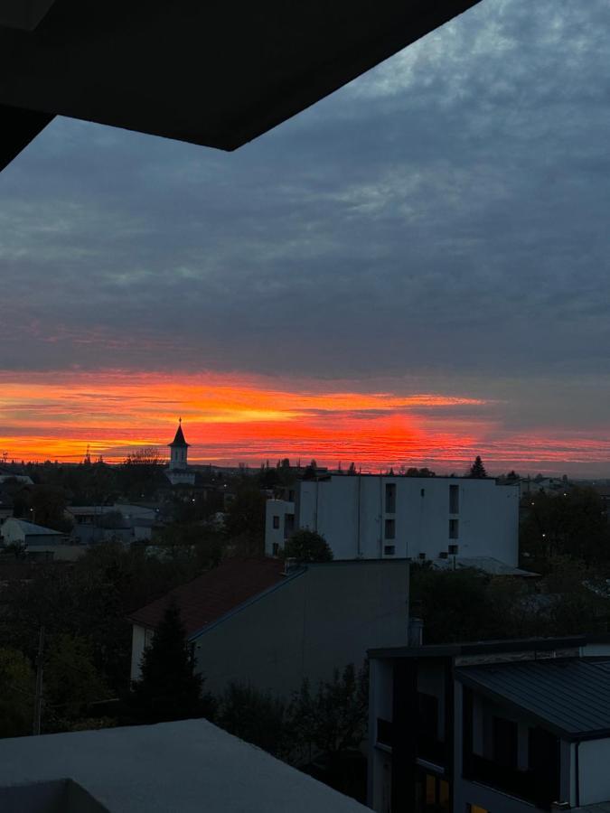 Sunset View Bucharest Apartment ภายนอก รูปภาพ