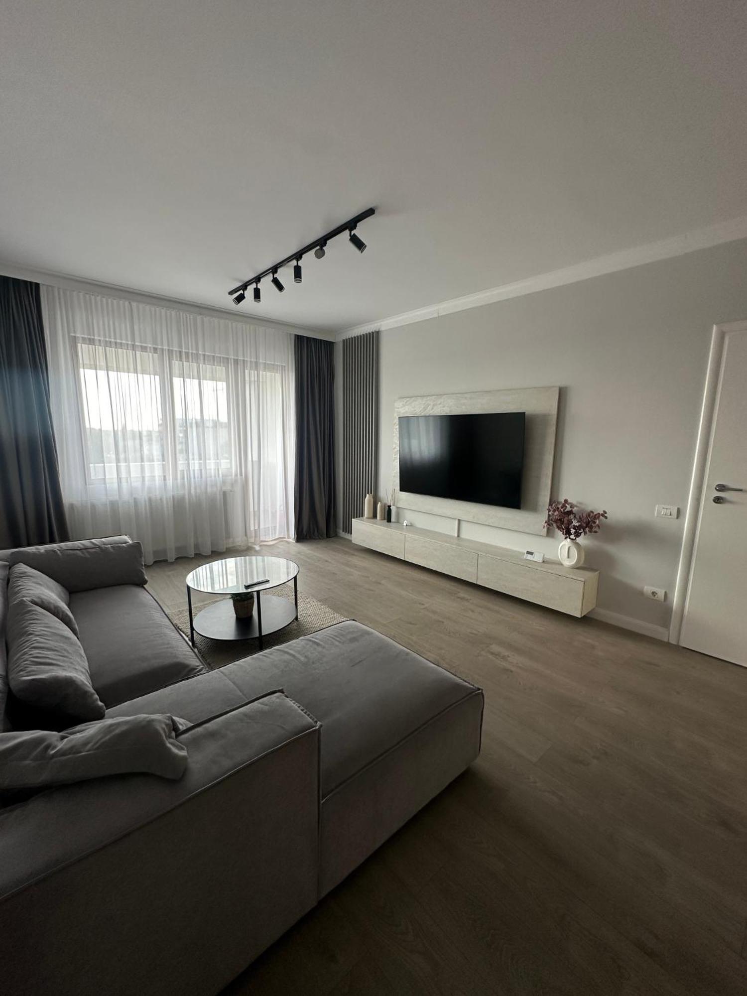 Sunset View Bucharest Apartment ภายนอก รูปภาพ